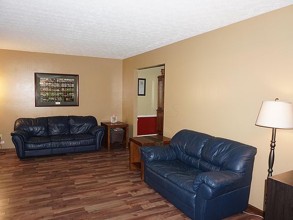 5th image of 10126 Wellington Dr