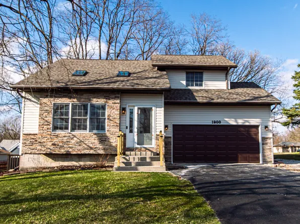 1900 Loganberry Ln, Crown Point, IN 46307