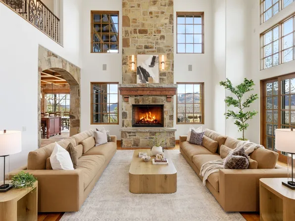 1210 Lasso Trl, Hideout, UT 84036
