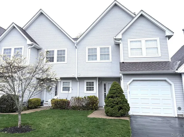 297 Erik Drive, East Setauket, NY 11733