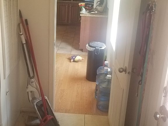 5th image of 3220 Dwight Lee St