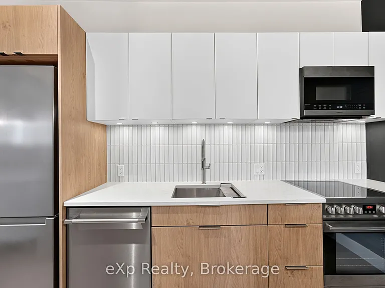 24 Wellington St #12 — Photo 17