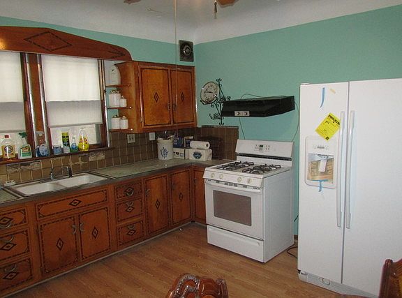 5th image of 10134 S Avenue M