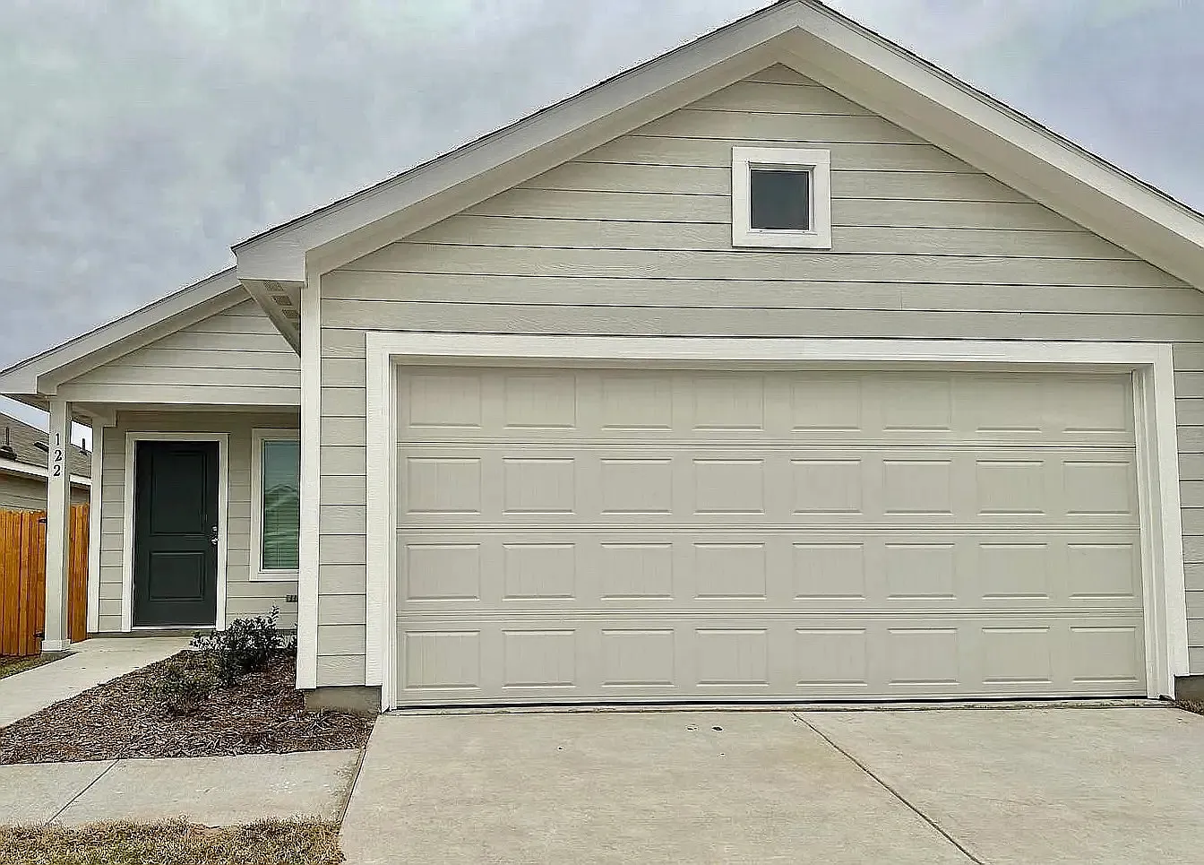 4 bed, 1600 sqft, $2,248 — Photo 1