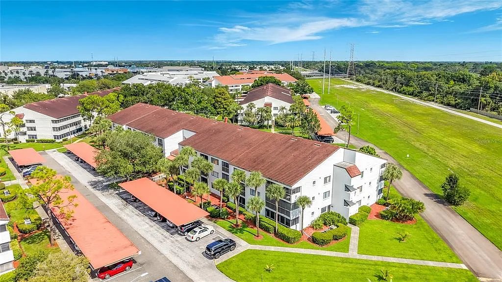 2 bed, 2.0 bath, 1095 sqft, $1,700 — Photo 1