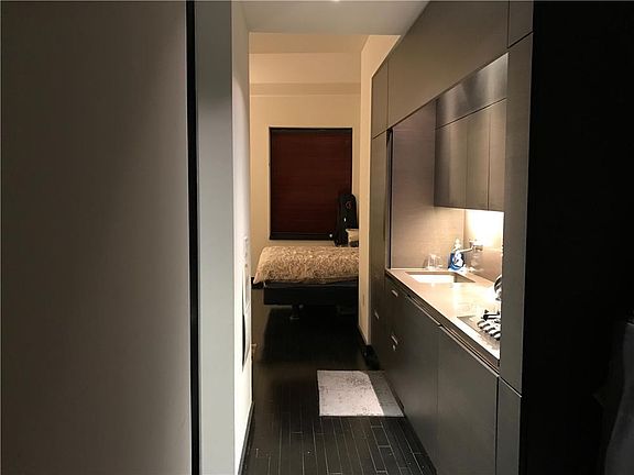 4th image of 20 Pine St APT 2411