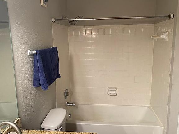 4th image of 4748 Walden Cir
