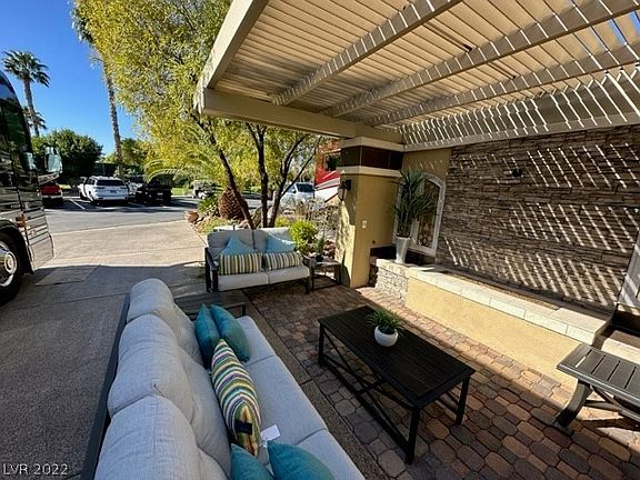 5th image of 8175 Arville St #84