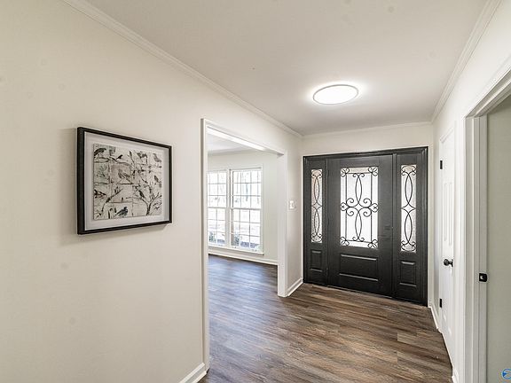 5th image of 10115 Bluff Dr SE