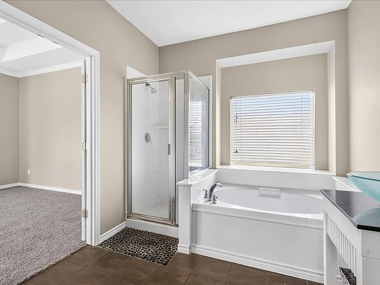 7414 Lake Micala Dr — Photo 34