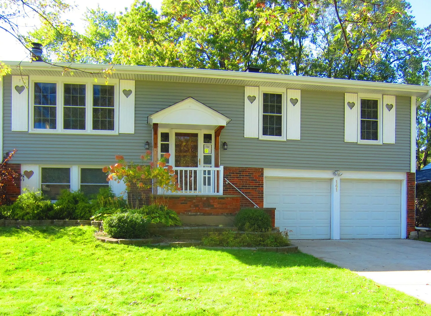 141 Springhill Dr photo 1