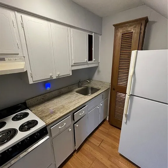 112 Houston St #1 — Photo 6