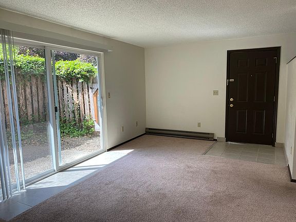 3rd image of 2212 9th Ave SW #4B