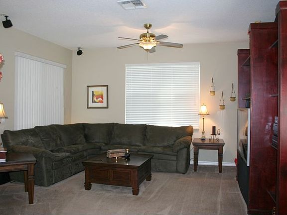 Blinds and Ceiling Fans Throughout!