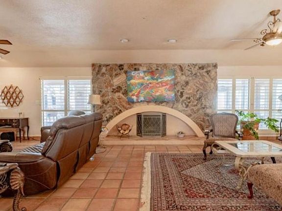 3rd image of 42 Sunnygrove Dr