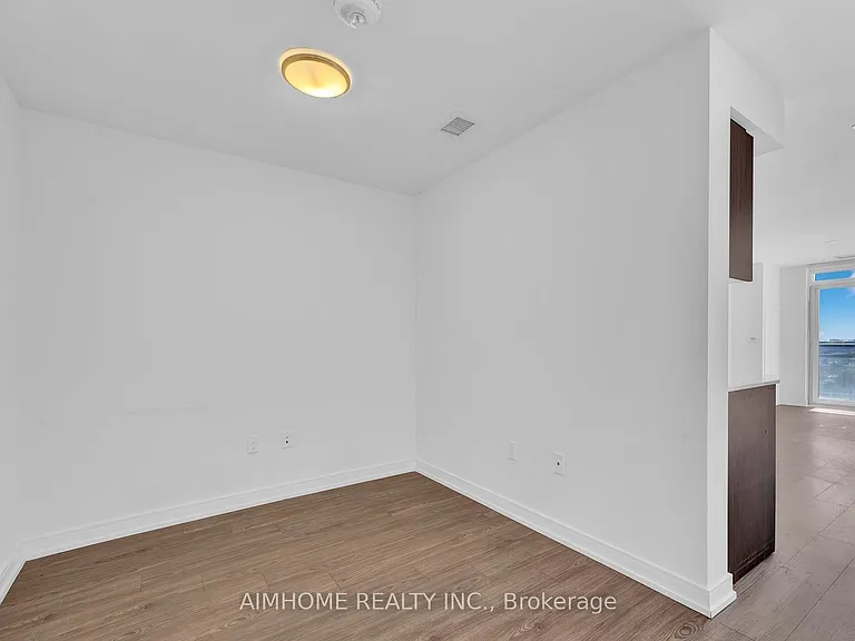 225 Village Green Sq #1006 — Photo 13