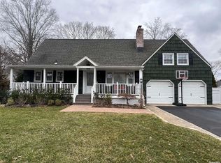 3131 Birch Pl, Wantagh, NY 11793