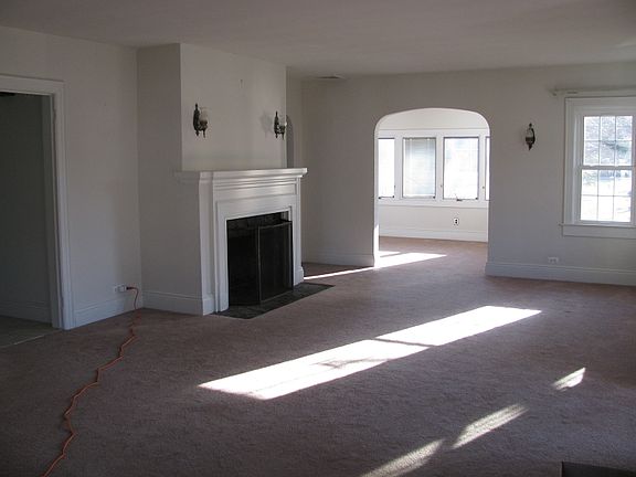 Living RM/Wood Burning FPL