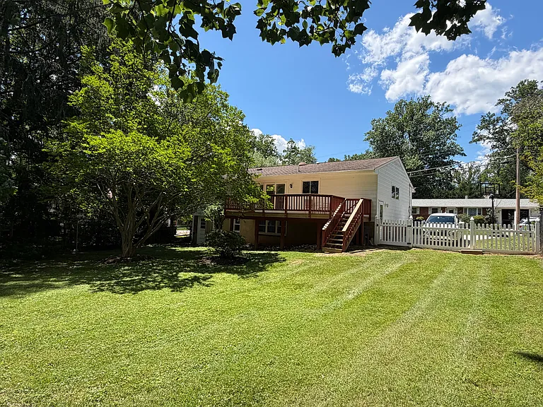 604 Yeonas Dr SW — Photo 16