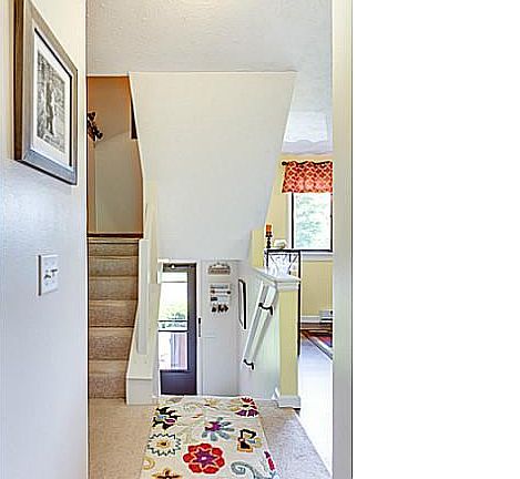 2nd image of 40 Broxbourne Dr