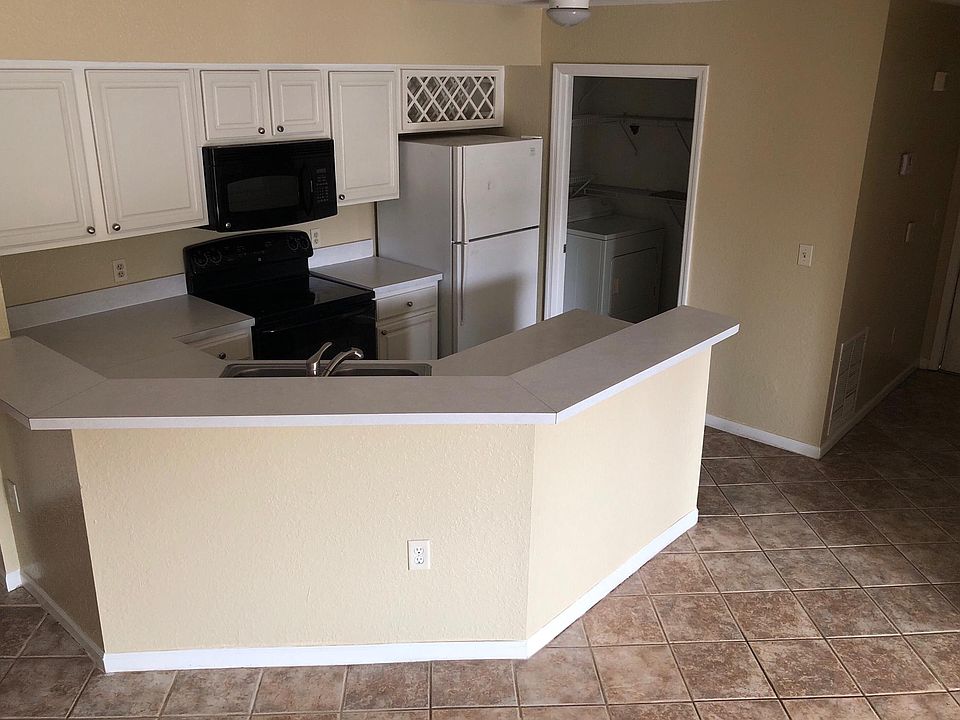 The fridge has been replaced 
Since this photo
Has new washer and dryer