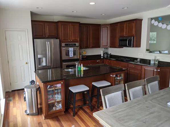 2209 Potomac Club Pkwy, Woodbridge, VA 22191