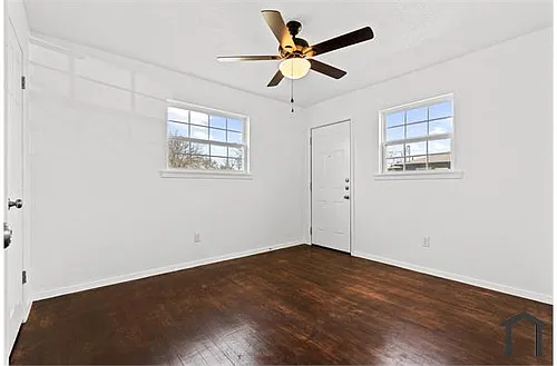 4524 Collins Ave Photo 1