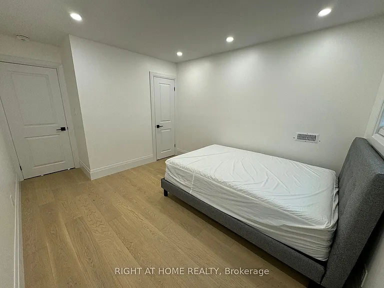 52 Sedgebrook Cres — Photo 13