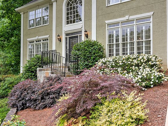 5th image of 3038 Oaktree Lndg NE
