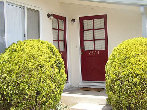 3rd image of 2523 Sunset Dr