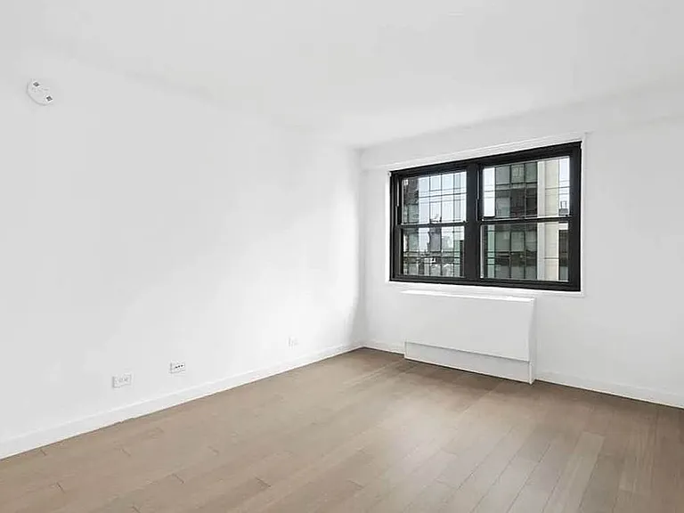 222 E 39th St #14-A — Photo 3