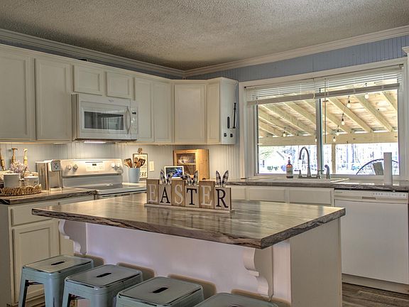 4th image of 334 Snyder Rd