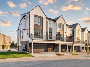 604 SW Sovereign Cmn SW, Calgary, AB T3C3Y3