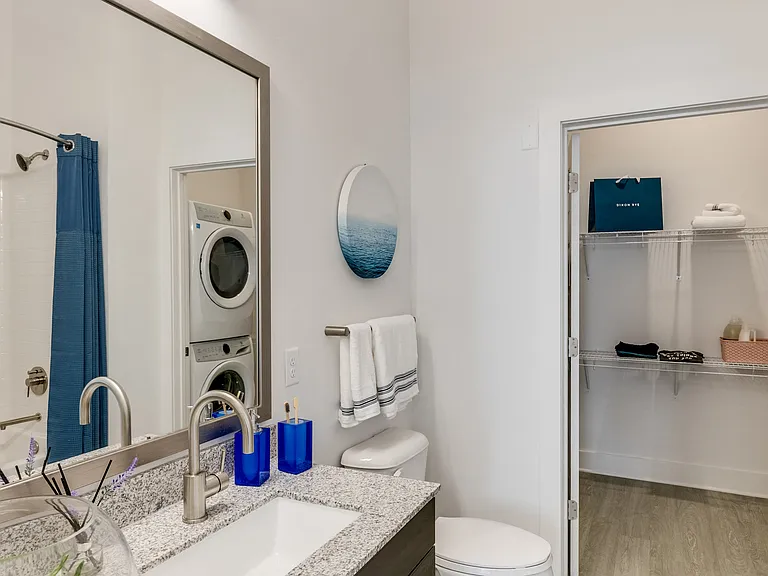 Link Apartments Grant Park — Photo 5