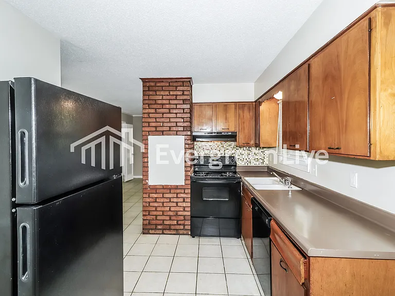 4302 Almo Ave — Photo 6