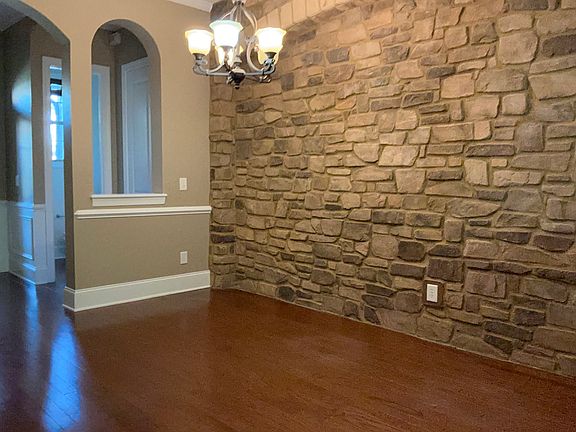 3rd image of 114 Sunstone Dr