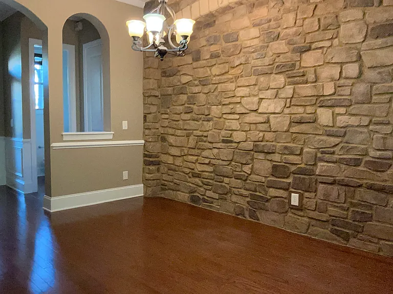 114 Sunstone Dr — Photo 3