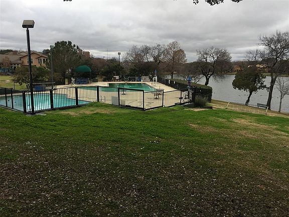 3rd image of 2920 Country Place Ct