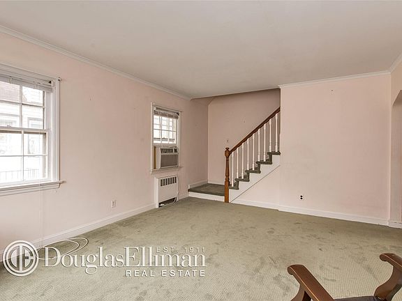 4th image of 834 Harrison St