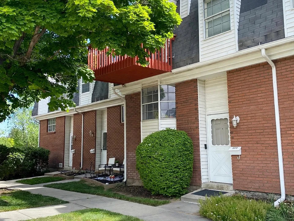 8272 S Williamsburg Park Cir