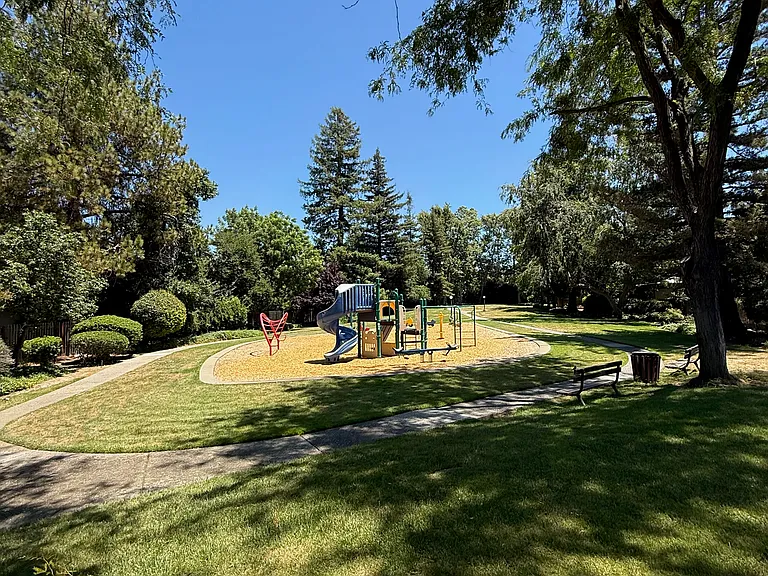 4350 Zephyr Way — Photo 13