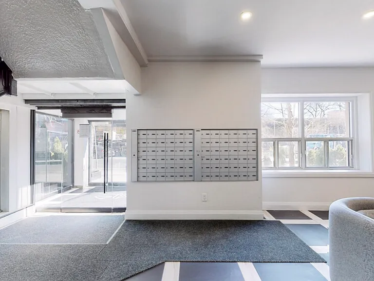 262 Jarvis St — Photo 8