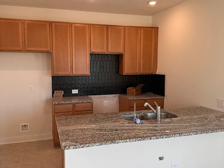 22831 Brisbee Ln — Photo 3