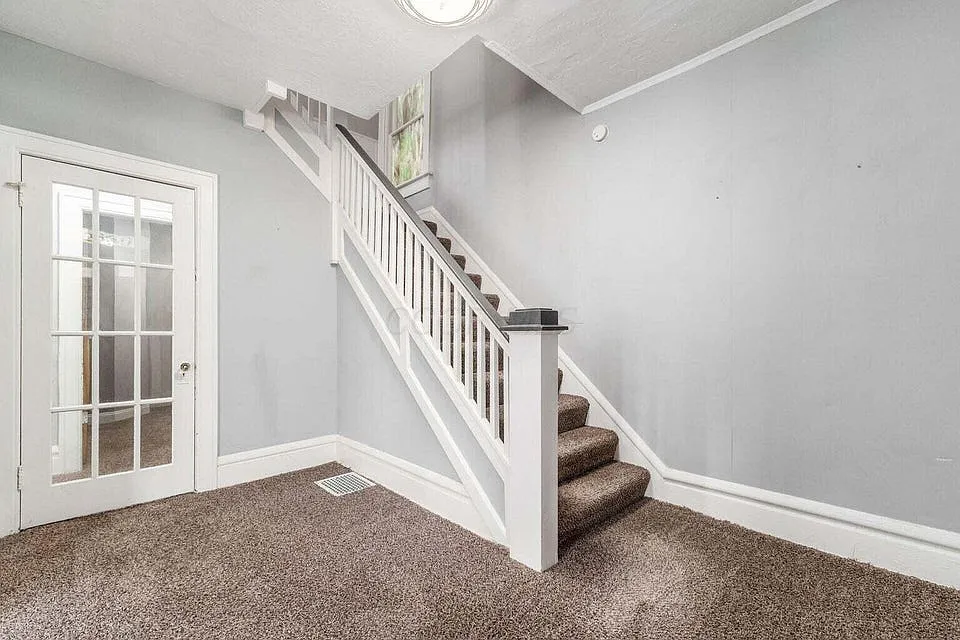4 bed, 1374 sqft, $1,999 — Photo 4