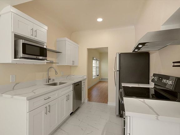 2nd image of 530 Webster St APT 14
