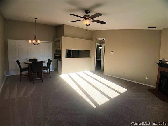 4th image of 42 Little Oak Ln #42
