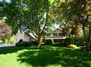 605 Edenwood Dr, Roselle, IL 60172