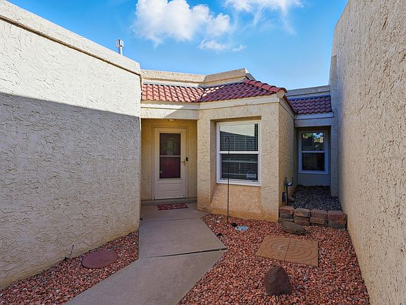 4th image of 11009 Malaguena Ln NE