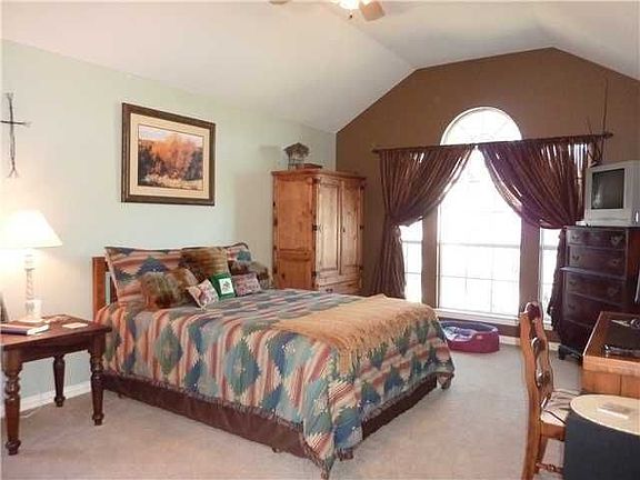 4th image of 105 Boulderwood Dr