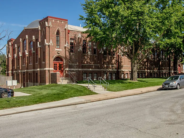 Street view of 3 Points Loft.